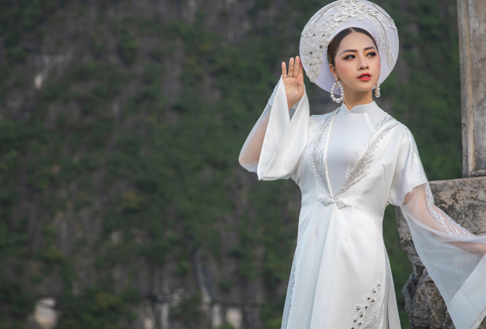 Áo dài mặc với áo khoác gì thì tôn dáng và ĐẸP nhất? 2026