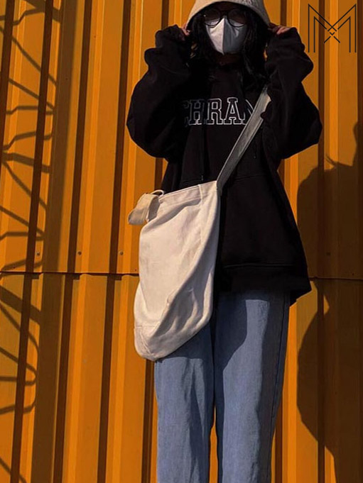 Áo Hoodie nữ mặc với quần gì ? Tips 10 cách phối đồ cực xinh 2026 Áo Hoodie nữ mặc với quần gì ? Tips 10 cách phối đồ cực xinh 2026