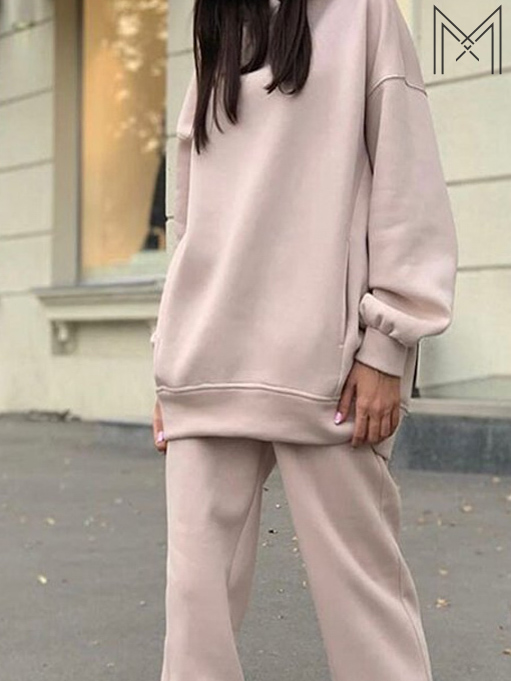 Áo Hoodie nữ mặc với quần gì ? Tips 10 cách phối đồ cực xinh 2026 Áo Hoodie nữ mặc với quần gì ? Tips 10 cách phối đồ cực xinh 2026