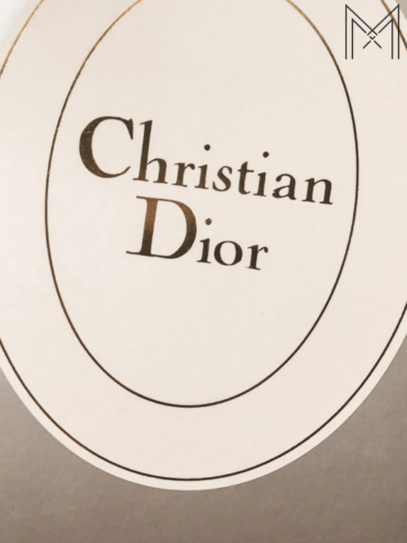 Logo Dior: Ý nghĩa vượt thời gian của thương hiệu thời trang số 1 thế giới 2026 Logo Dior: Ý nghĩa vượt thời gian của thương hiệu thời trang số 1 thế giới 2026