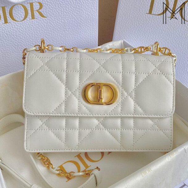 Học lỏm cách mở khoá túi Dior cực đơn giản cho từng loại 2026