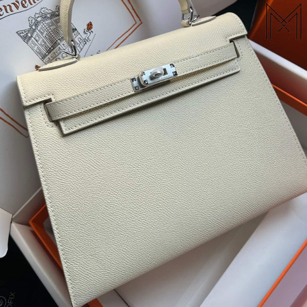 Túi Hermes Kelly size 20 Auth giá bao nhiêu? 2026 Túi Hermes Kelly size 20 Auth giá bao nhiêu? 2026