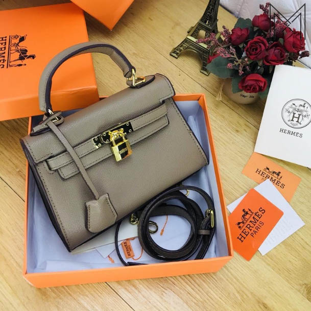 Túi Hermes Kelly size 20 Auth giá bao nhiêu? 2026 Túi Hermes Kelly size 20 Auth giá bao nhiêu? 2026