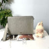 Clutch Nam Dior Màu Be Da Bê Hạt Dập Logo Chính Hãng DR002 2026