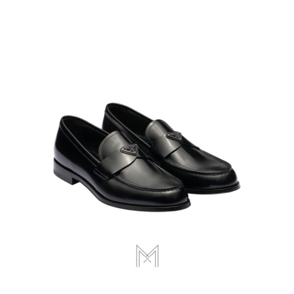 Giày loafer Prada màu đen logo bạc chính hãng NGP001