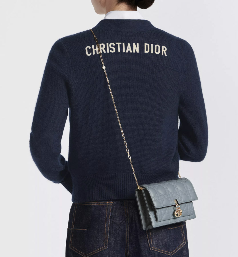 Túi Cầm Tay Dior Nữ Màu Xanh Dương Da Bê Chính Hãng DR012 2026 Túi Cầm Tay Dior Nữ Màu Xanh Dương Da Bê Chính Hãng DR012 2026
