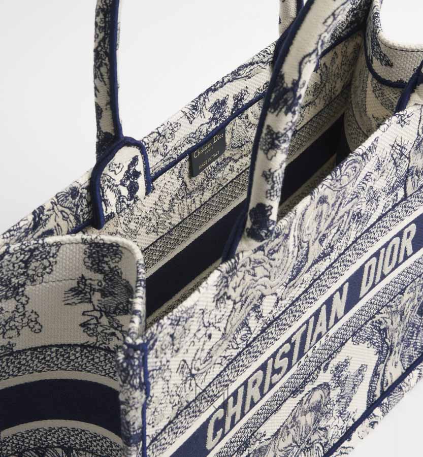 Túi Xách Dior Canvas Book Tote Họa Tiết Thổ Cẩm Chính Hãng DR014 2026 Túi Xách Dior Canvas Book Tote Họa Tiết Thổ Cẩm Chính Hãng DR014 2026