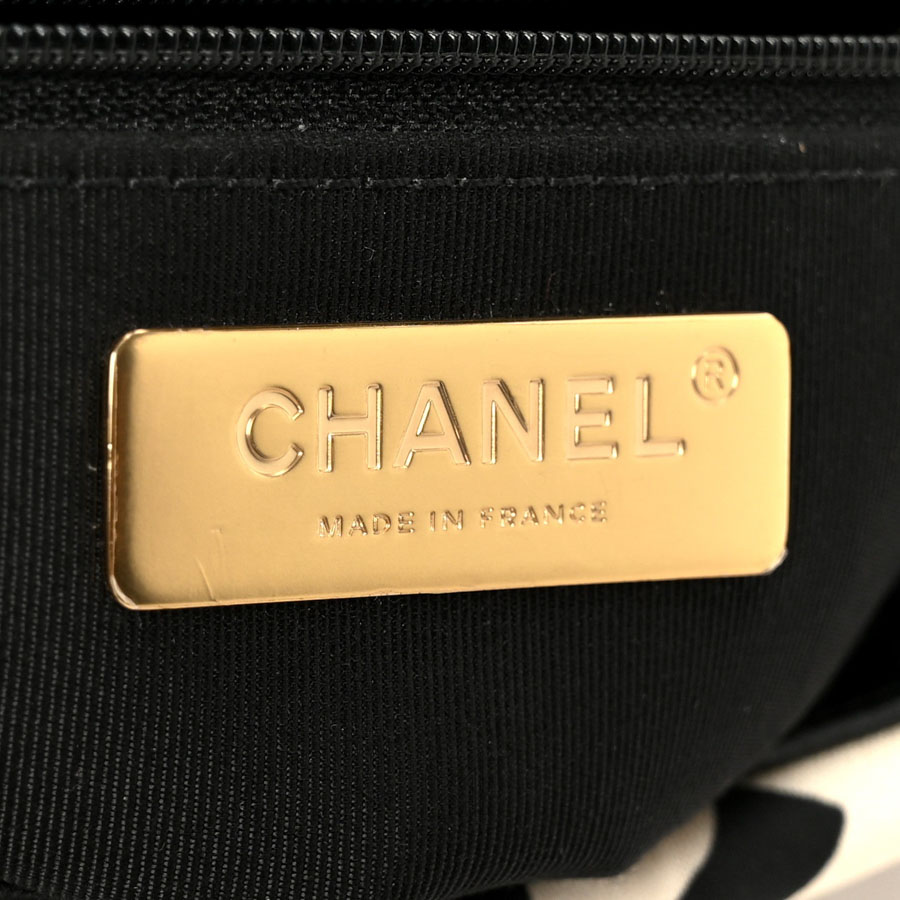 Túi xách đeo chéo Chanel C19 Flap phối màu hoạ tiết chính hãng TCN45 2026 Túi xách đeo chéo Chanel C19 Flap phối màu hoạ tiết chính hãng TCN45 2026