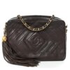 Túi Chanel chuông màu nâu da cừu hoạ tiết chữ V chần bông chính hãng TCN33 2026 Túi Chanel chuông màu nâu da cừu hoạ tiết chữ V chần bông chính hãng TCN33 2026