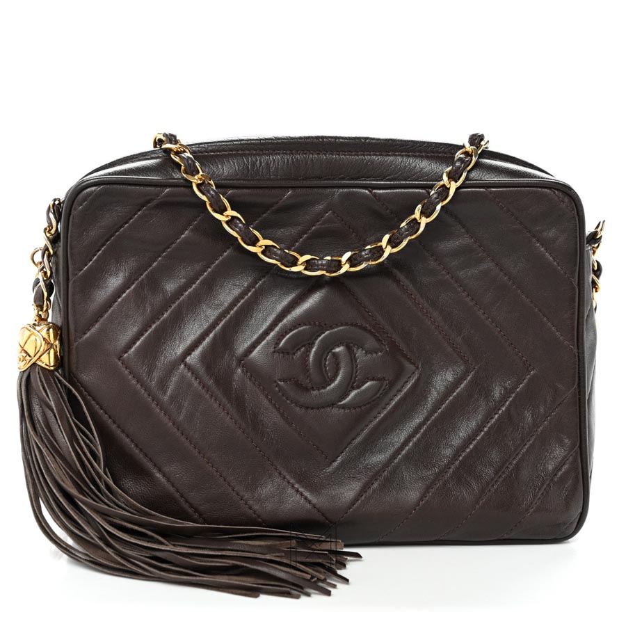 Túi Chanel chuông màu nâu da cừu hoạ tiết chữ V chần bông chính hãng TCN33 2026 Túi Chanel chuông màu nâu da cừu hoạ tiết chữ V chần bông chính hãng TCN33 2026