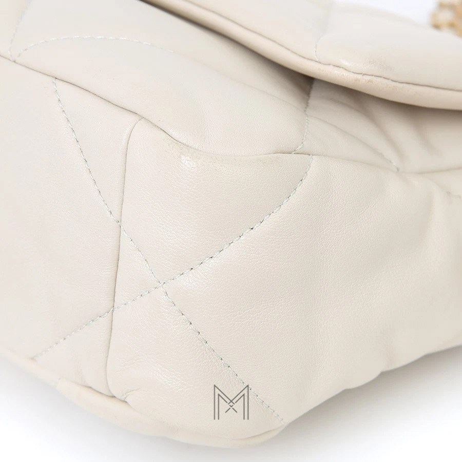 Túi Chanel 19 Flap da dê chần bông màu trắng chính hãng TCN30 2026 Túi Chanel 19 Flap da dê chần bông màu trắng chính hãng TCN30 2026