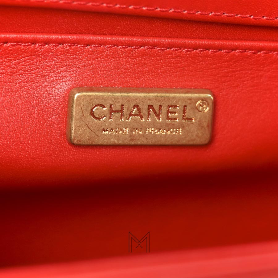 Túi Chanel đỏ Boy Flap cỡ trung da rắn & da cừu chính hãng TCN44 2026 Túi Chanel đỏ Boy Flap cỡ trung da rắn & da cừu chính hãng TCN44 2026