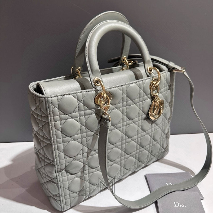 Túi Xách Lady Dior 7 Ô Màu Xám Da Cừu Chính Hãng DR018 2026 Túi Xách Lady Dior 7 Ô Màu Xám Da Cừu Chính Hãng DR018 2026