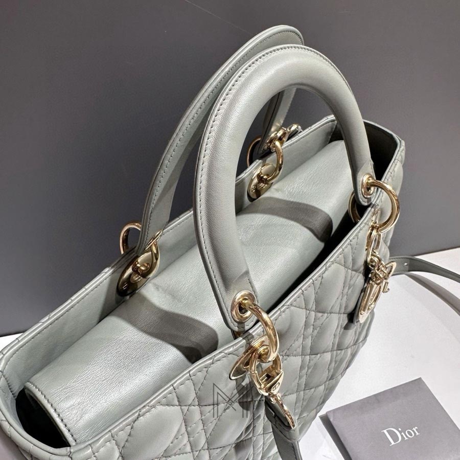 Túi Xách Lady Dior 7 Ô Màu Xám Da Cừu Chính Hãng DR018 2026 Túi Xách Lady Dior 7 Ô Màu Xám Da Cừu Chính Hãng DR018 2026