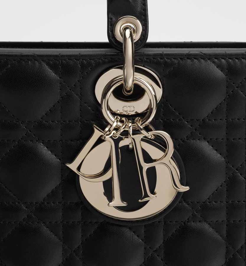 Túi Xách Đeo Chéo Lady Dior D-Joy Màu Đen Da Lì Chính Hãng DR026 2026 Túi Xách Đeo Chéo Lady Dior D-Joy Màu Đen Da Lì Chính Hãng DR026 2026