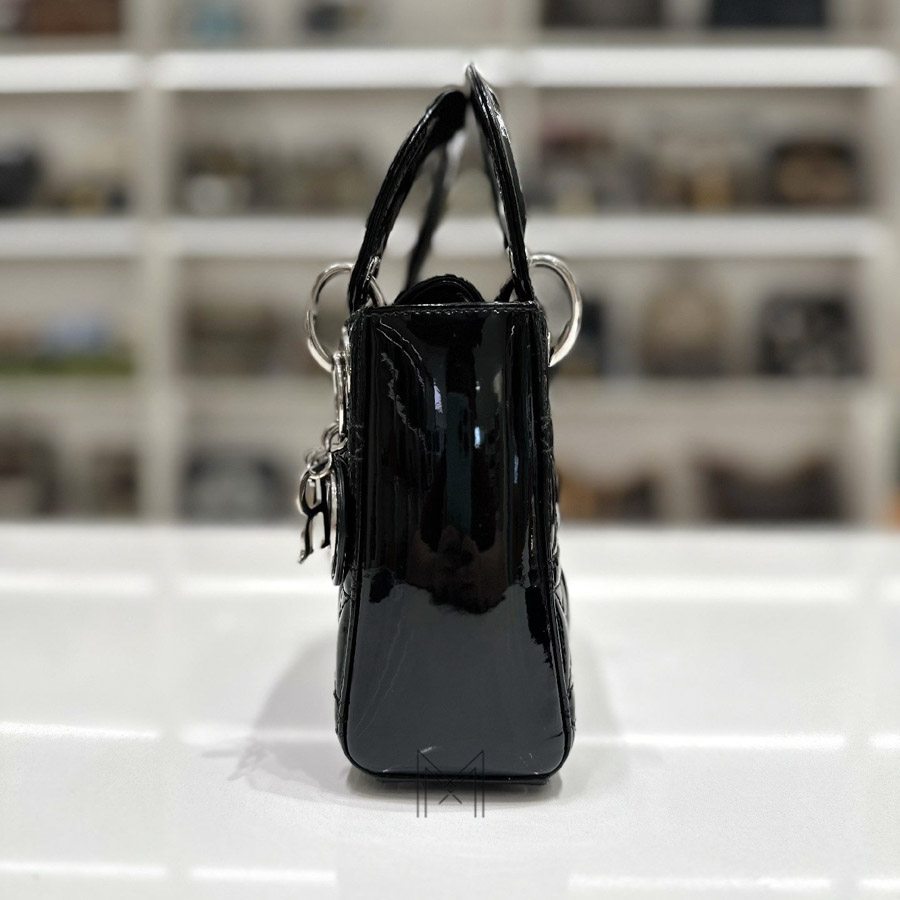 Túi xách đeo chéo Lady Dior Micro đen bóng luxury DR030 2026 Túi xách đeo chéo Lady Dior Micro đen bóng luxury DR030 2026