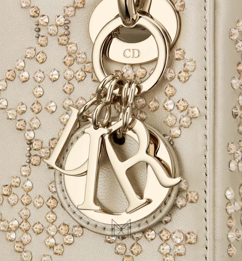 Túi Xách Đeo Chéo Lady Dior Đính Đá Màu Be Chính Hãng Dr032 2026 Túi Xách Đeo Chéo Lady Dior Đính Đá Màu Be Chính Hãng Dr032 2026