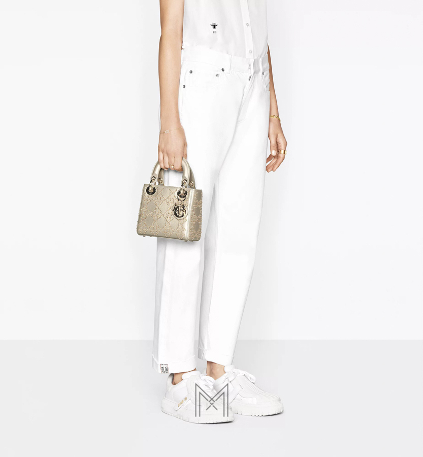 Túi Xách Đeo Chéo Lady Dior Đính Đá Màu Be Chính Hãng Dr032 2026 Túi Xách Đeo Chéo Lady Dior Đính Đá Màu Be Chính Hãng Dr032 2026