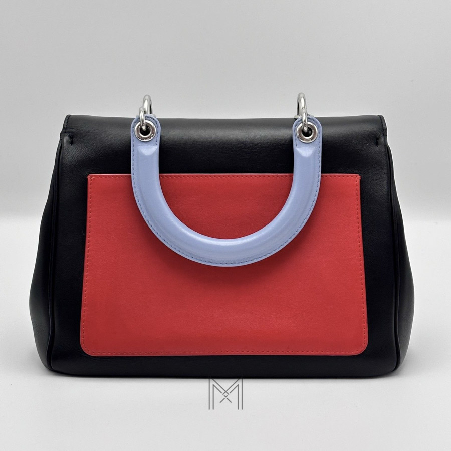 Túi Xách Đeo Chéo Dior Hồ Ngọc Hà Đen Da Bê Phối Đỏ Auth TR037 2026 Túi Xách Đeo Chéo Dior Hồ Ngọc Hà Đen Da Bê Phối Đỏ Auth TR037 2026