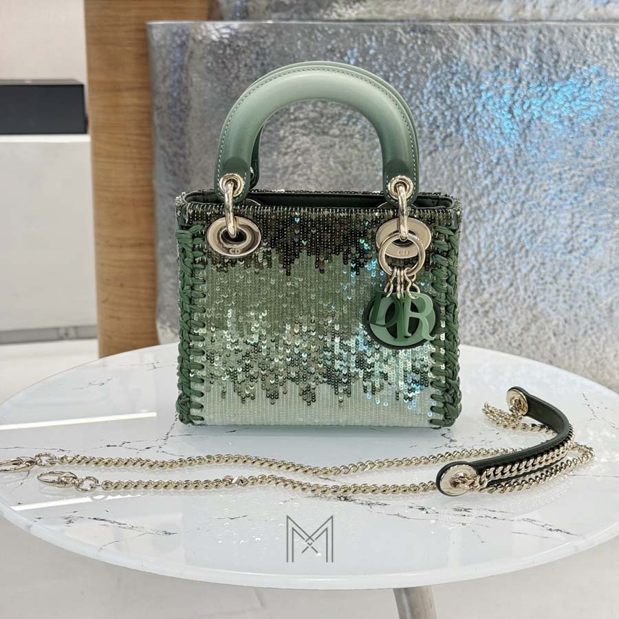 Túi Xách Đeo Chéo Lady Dior Kim Tuyến Màu Xanh Chính Hãng TR043 2026 Túi Xách Đeo Chéo Lady Dior Kim Tuyến Màu Xanh Chính Hãng TR043 2026