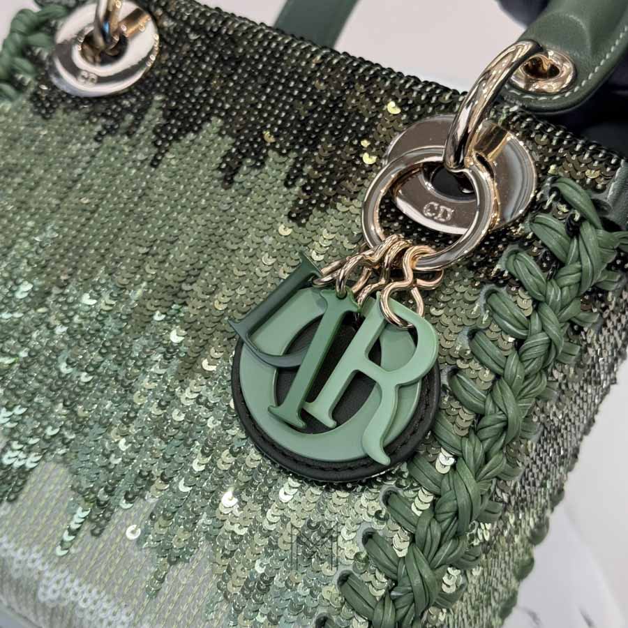 Túi Xách Đeo Chéo Lady Dior Kim Tuyến Màu Xanh Chính Hãng TR043 2026 Túi Xách Đeo Chéo Lady Dior Kim Tuyến Màu Xanh Chính Hãng TR043 2026