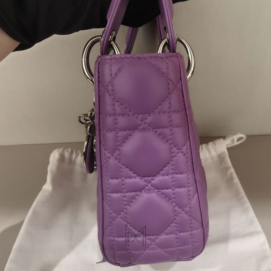 Túi Xách Đeo Chéo Lady Dior Màu Tím Da Lambskin Hàng Hiệu TR047 2026 Túi Xách Đeo Chéo Lady Dior Màu Tím Da Lambskin Hàng Hiệu TR047 2026