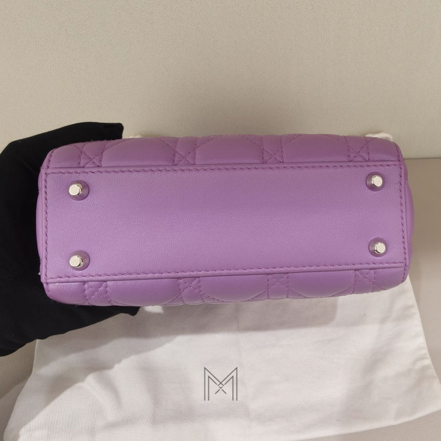 Túi Xách Đeo Chéo Lady Dior Màu Tím Da Lambskin Hàng Hiệu TR047 2026 Túi Xách Đeo Chéo Lady Dior Màu Tím Da Lambskin Hàng Hiệu TR047 2026