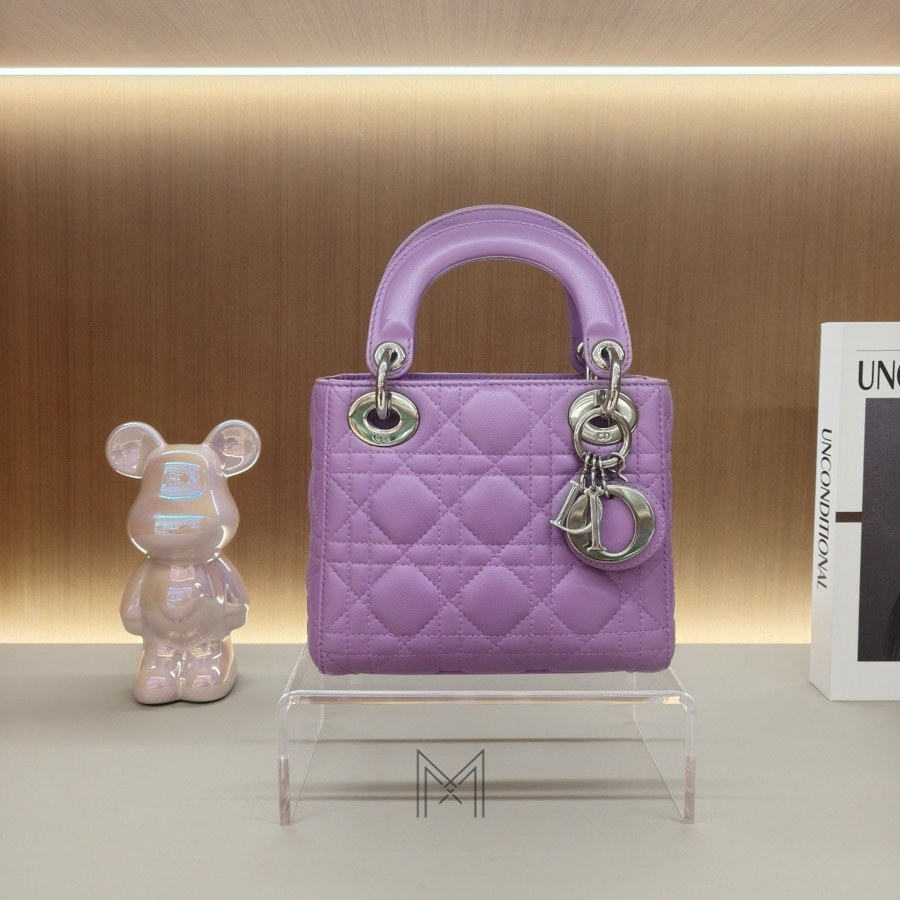 Túi Xách Đeo Chéo Lady Dior Màu Tím Da Lambskin Hàng Hiệu TR047 2026 Túi Xách Đeo Chéo Lady Dior Màu Tím Da Lambskin Hàng Hiệu TR047 2026