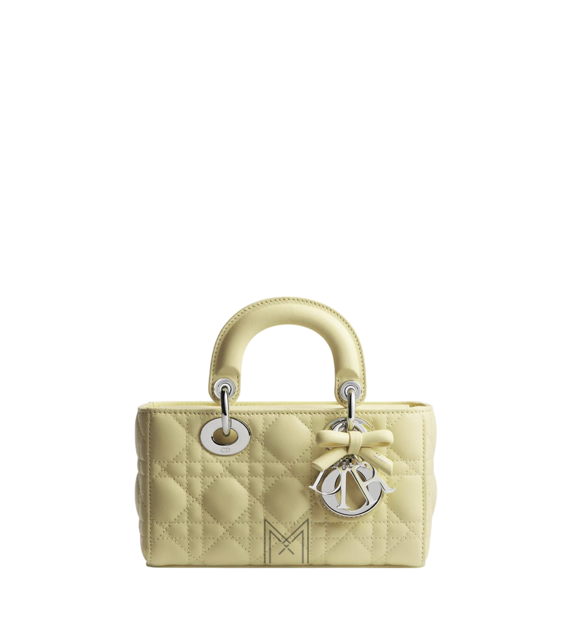 Túi Xách Đeo Chéo Dior Lady Vàng Da Bê Treo Móc Khóa Nơ Cao Cấp TR048 2026 Túi Xách Đeo Chéo Dior Lady Vàng Da Bê Treo Móc Khóa Nơ Cao Cấp TR048 2026