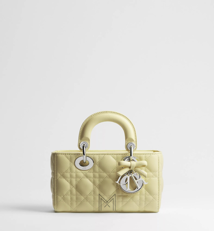 Túi Xách Đeo Chéo Dior Lady Vàng Da Bê Treo Móc Khóa Nơ Cao Cấp TR048 2026 Túi Xách Đeo Chéo Dior Lady Vàng Da Bê Treo Móc Khóa Nơ Cao Cấp TR048 2026