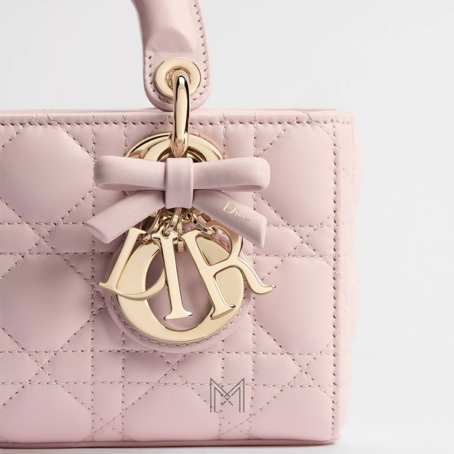 Túi Xách Hàng Hiệu Dior D-Joy Mini Hồng Đính Nơ Da Cừu Chính Hãng TR049 2026 Túi Xách Hàng Hiệu Dior D-Joy Mini Hồng Đính Nơ Da Cừu Chính Hãng TR049 2026