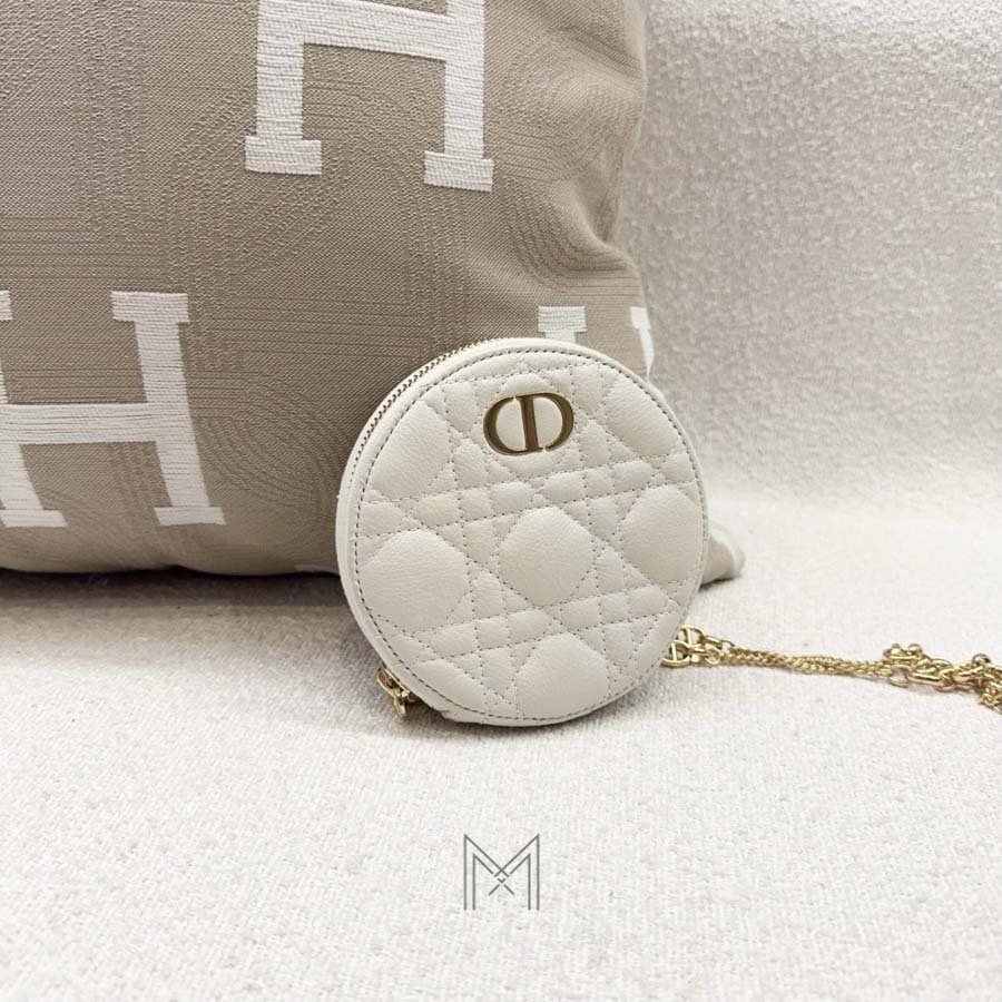 Túi Đeo Chéo Dior Mini Tròn Trắng Da Bê Sần Hàng Hiệu Dr060 2026 Túi Đeo Chéo Dior Mini Tròn Trắng Da Bê Sần Hàng Hiệu Dr060 2026