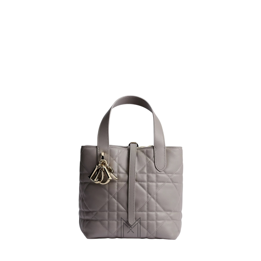 Túi Xách Đeo Chéo Dior Xám Da Cừu Hàng Hiệu Authentic DR062 2026 Túi Xách Đeo Chéo Dior Xám Da Cừu Hàng Hiệu Authentic DR062 2026