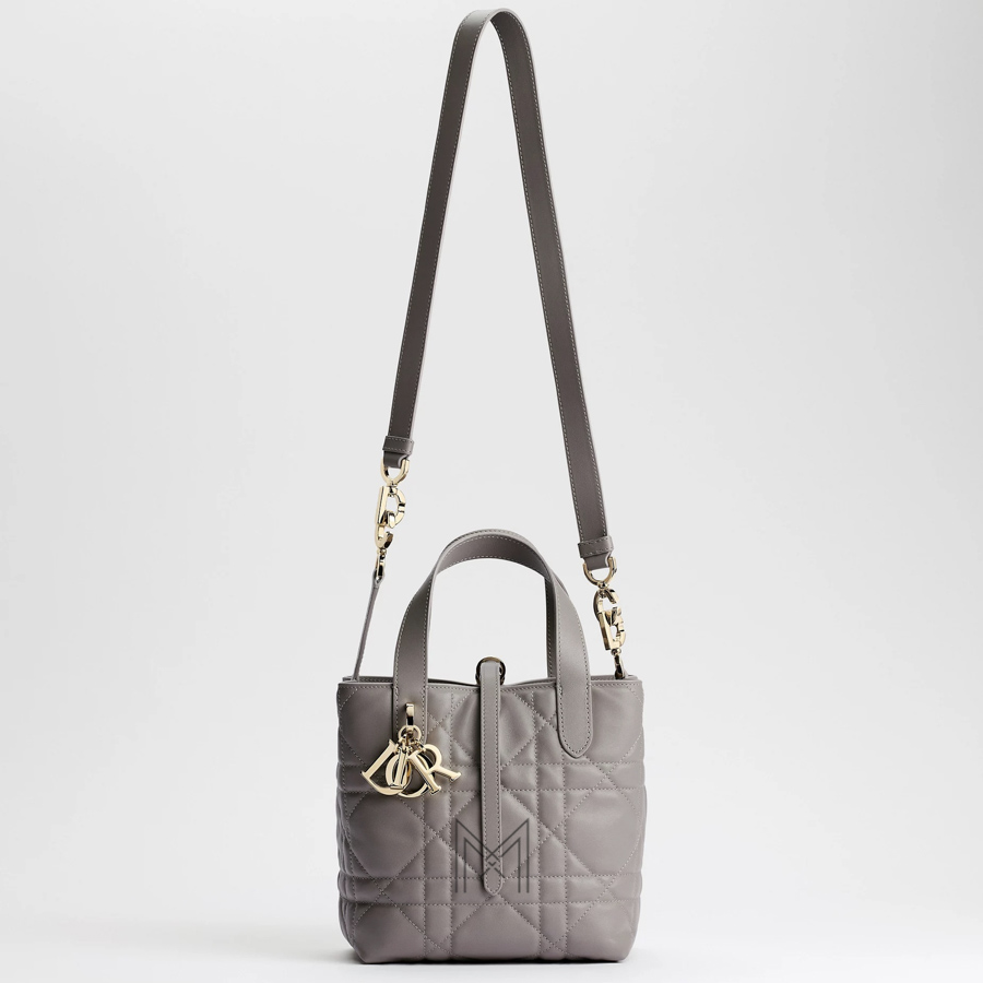Túi Xách Đeo Chéo Dior Xám Da Cừu Hàng Hiệu Authentic DR062 2026 Túi Xách Đeo Chéo Dior Xám Da Cừu Hàng Hiệu Authentic DR062 2026