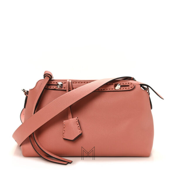 Túi đeo chéo Fendi hồng Cuoio Romano Selleria Medium da bê chính hãng TFD2