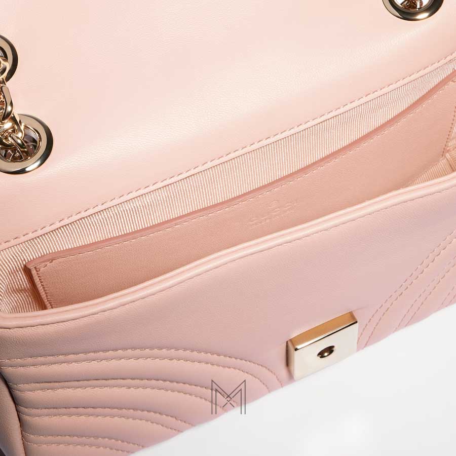 Túi Gucci dây xích màu hồng pastel chính hãng NTG032 2026 Túi Gucci dây xích màu hồng pastel chính hãng NTG032 2026