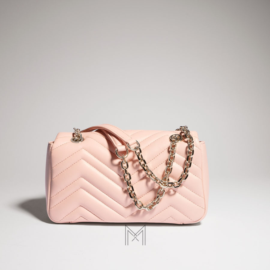 Túi Gucci dây xích màu hồng pastel chính hãng NTG032 2026 Túi Gucci dây xích màu hồng pastel chính hãng NTG032 2026