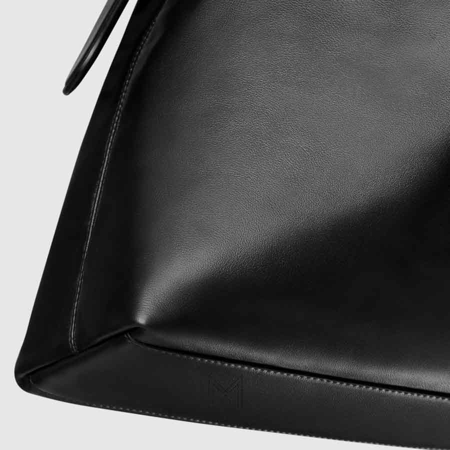 Túi xách Gucci nữ màu đen khoá vàng authentic NTG019 2026 Túi xách Gucci nữ màu đen khoá vàng authentic NTG019 2026