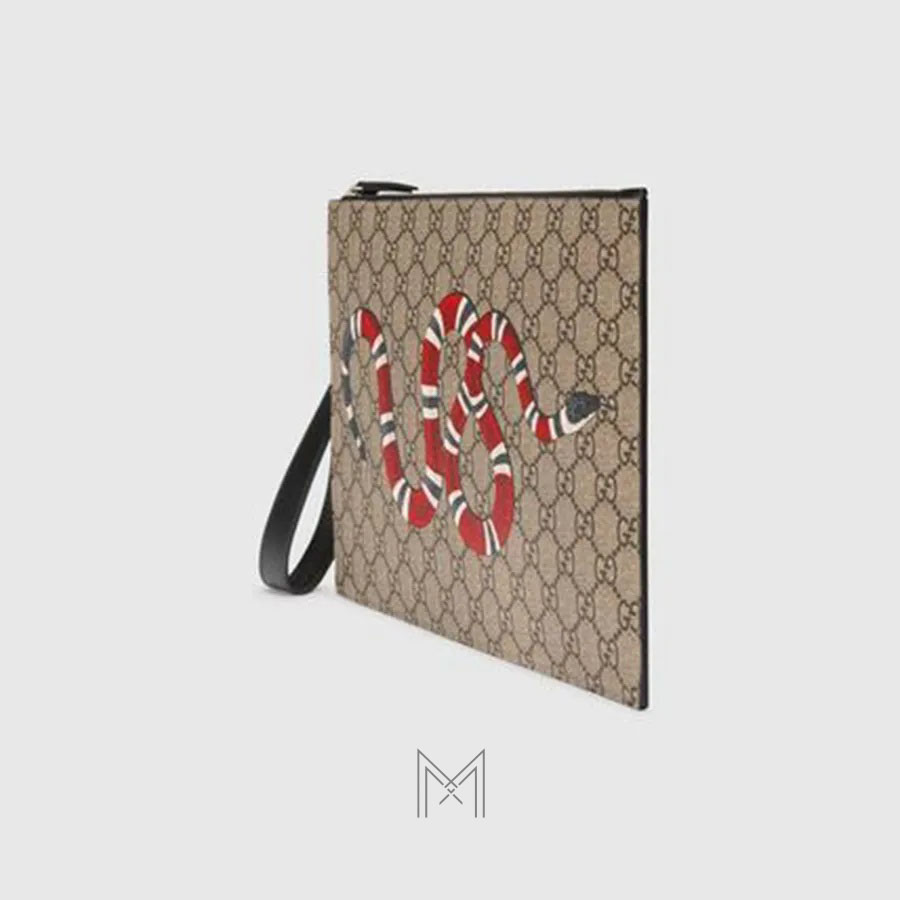 Túi cầm tay Gucci hoạ tiết rắn màu be chính hãng NTG015 2026 Túi cầm tay Gucci hoạ tiết rắn màu be chính hãng NTG015 2026