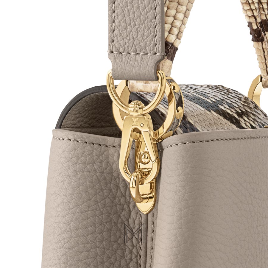 Túi Xách Louis Vuitton Capucines Da Rắn Phối Màu Be Chính Hãng CC 014 2026 Túi Xách Louis Vuitton Capucines Da Rắn Phối Màu Be Chính Hãng CC 014 2026