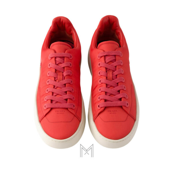 Giày thể thao Prada Court Re-Nylon màu đỏ authentic MHNP082
