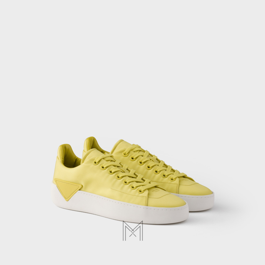 Giày thể thao Prada Court Re-Nylon màu vàng authentic MHNP083 2026 Giày thể thao Prada Court Re-Nylon màu vàng authentic MHNP083 2026