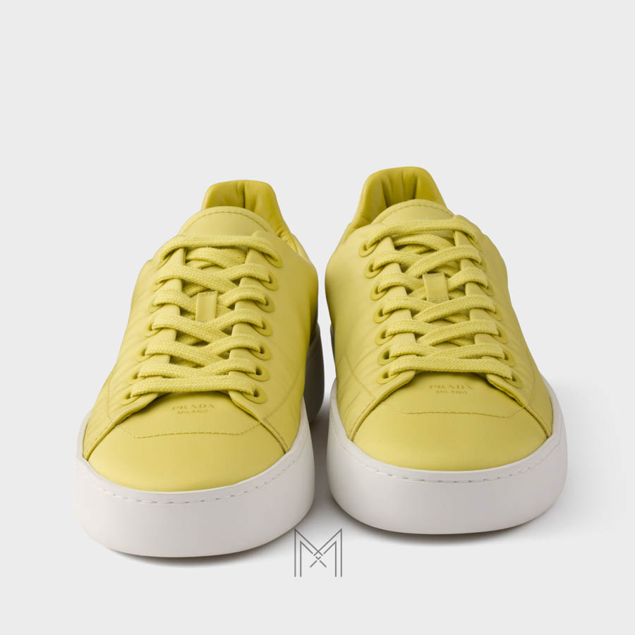 Giày thể thao Prada Court Re-Nylon màu vàng authentic MHNP083 2026 Giày thể thao Prada Court Re-Nylon màu vàng authentic MHNP083 2026