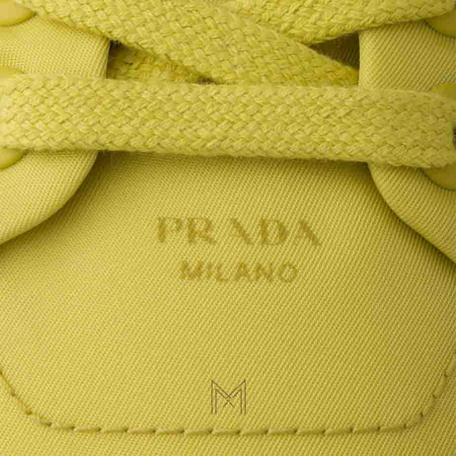Giày thể thao Prada Court Re-Nylon màu vàng authentic MHNP083 2026 Giày thể thao Prada Court Re-Nylon màu vàng authentic MHNP083 2026