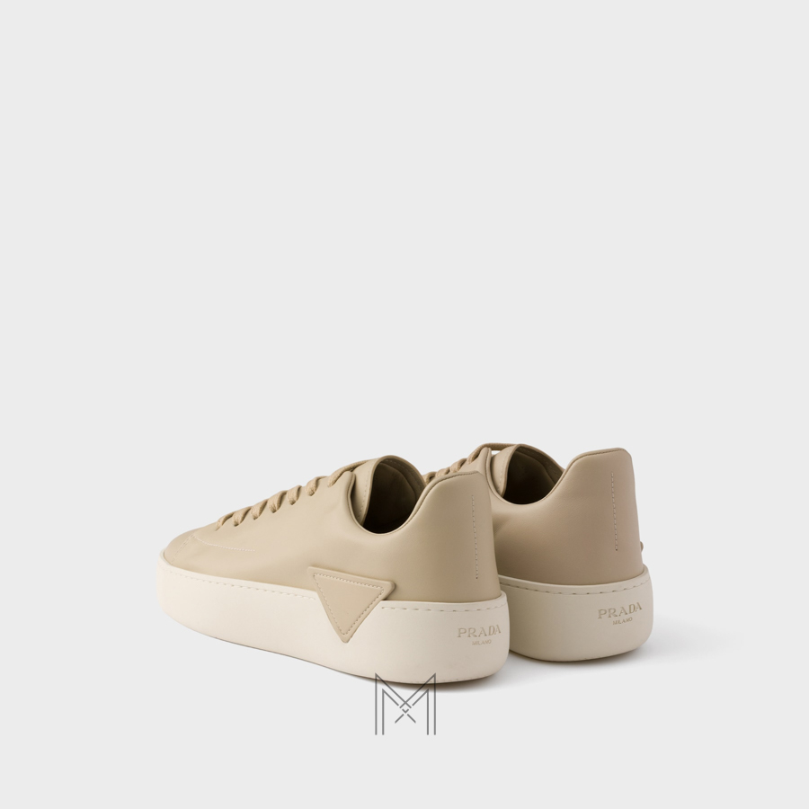 Giày thể thao Prada Court Re-Nylon màu nâu nhạt authentic MHNP086 2026 Giày thể thao Prada Court Re-Nylon màu nâu nhạt authentic MHNP086 2026