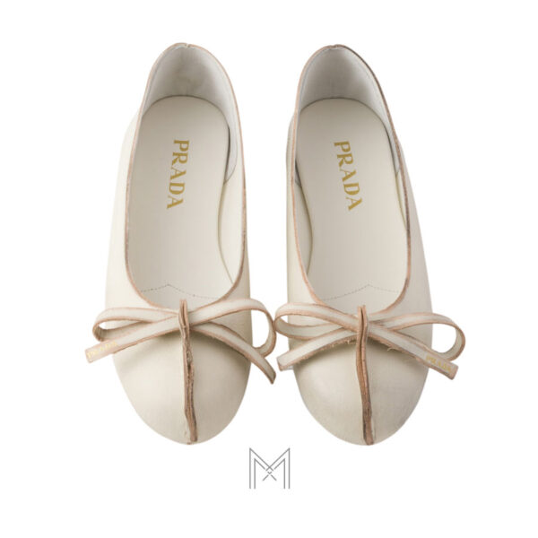 Giày búp bê Prada Antiqued leather màu trắng chính hãng MHNP106