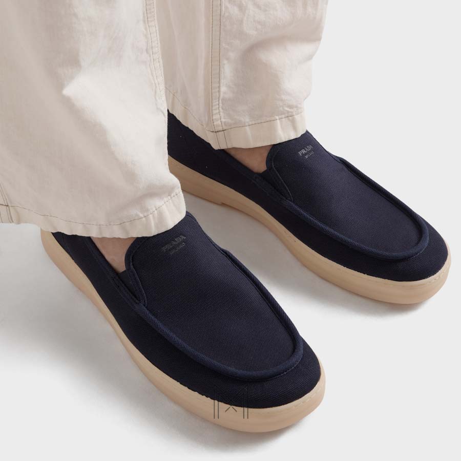Giày loafer Prada Fabric màu xanh navy chính hãng MHNP005 2026 Giày loafer Prada Fabric màu xanh navy chính hãng MHNP005 2026