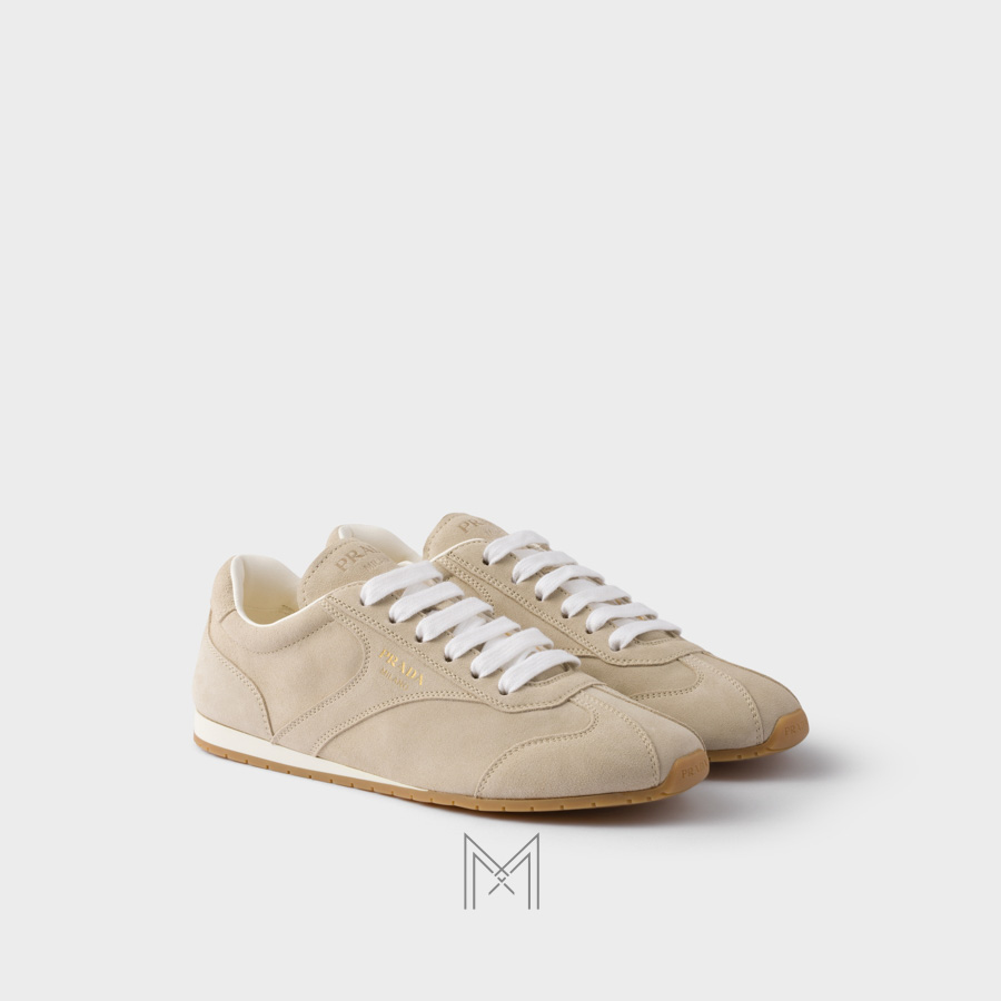 Giày thể thao cổ thấp Prada da lộn màu be authentic MHNP092 2026 Giày thể thao cổ thấp Prada da lộn màu be authentic MHNP092 2026