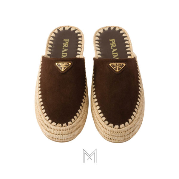Sục Prada da lộn màu nâu logo vàng chính hãng MHNP096